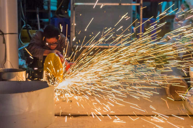 coiffure-CAGNES SUR MER-min_work-man-workshop-steel-equipment-metal-496138-pxhere.com